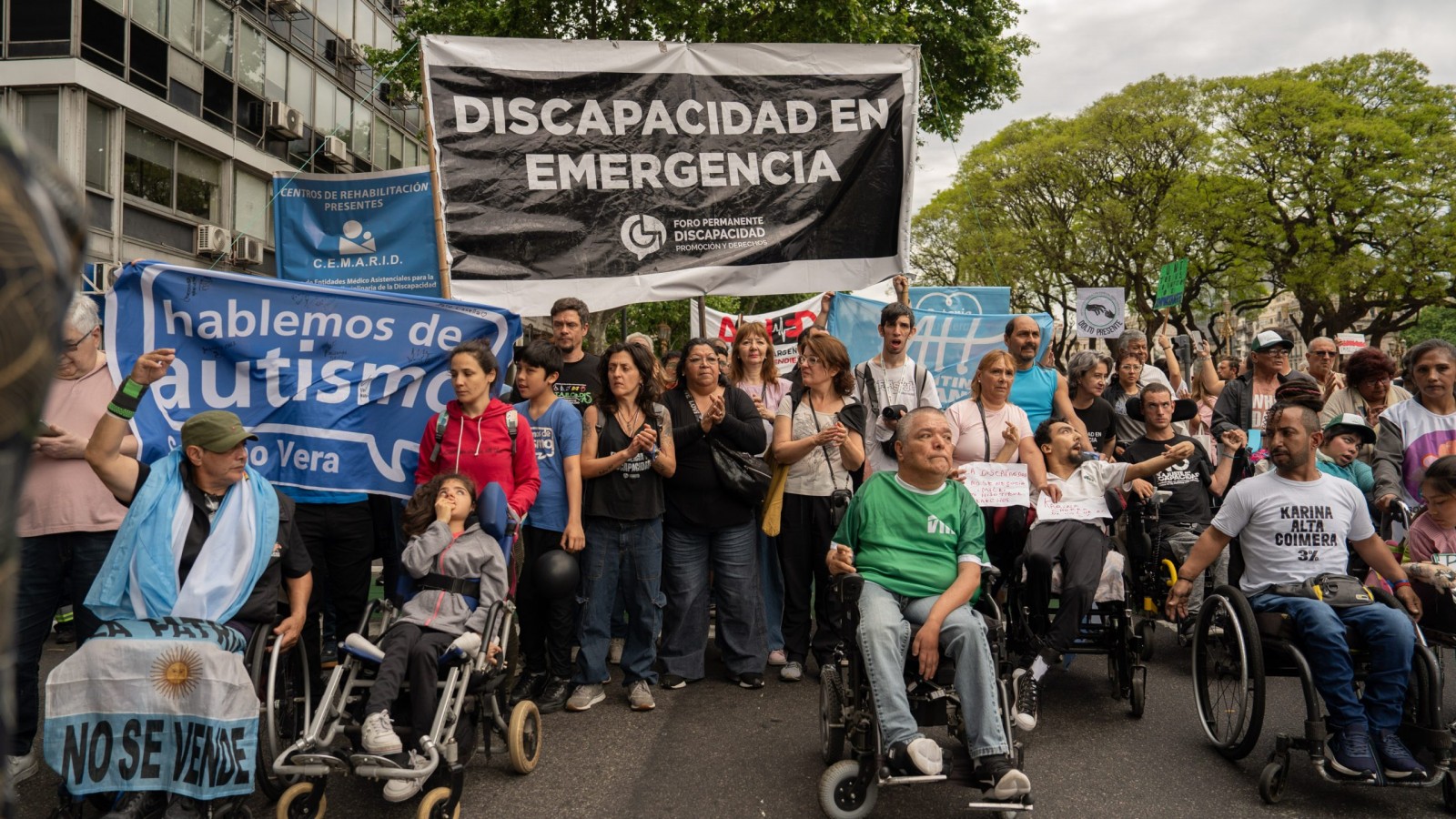 Milei no aplica la ley de discapacidad y otorga un escaso aumento de 35% a las prestaciones